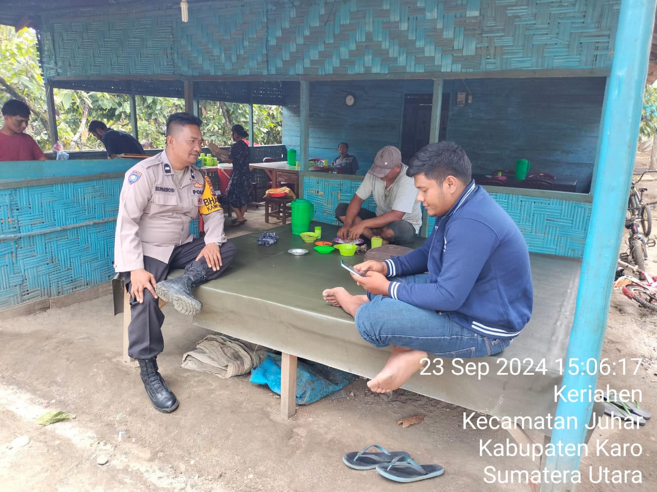 Bhabinkamtibmas Polsek Juhar: Hadir untuk Masyarakat Desa Keriahen Ciptakan Cooling System