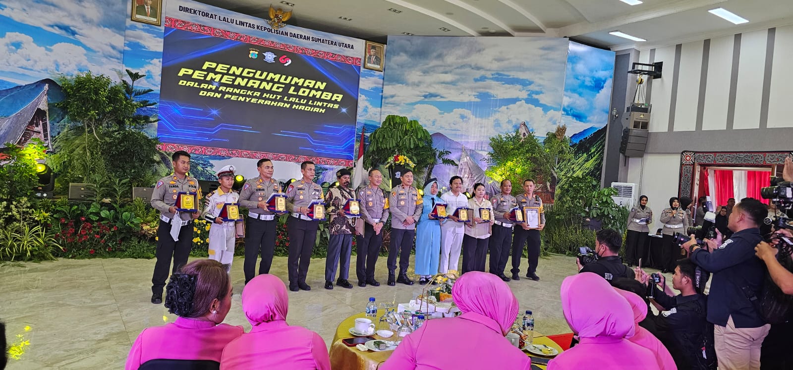 Satlantas Polres Tanah Karo Raih Juara Kedua dalam Local Heroes Award pada Peringatan Hari Lalu Lintas Bhayangkara ke-69