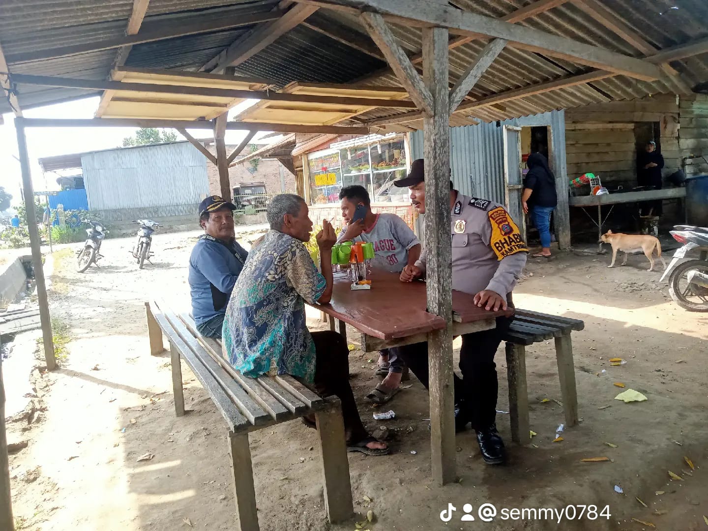 Bhabinkamtibmas Polsek Tigabinanga Laksanakan Program Optimalisasi Pemolisian di Tengah Masyarakat