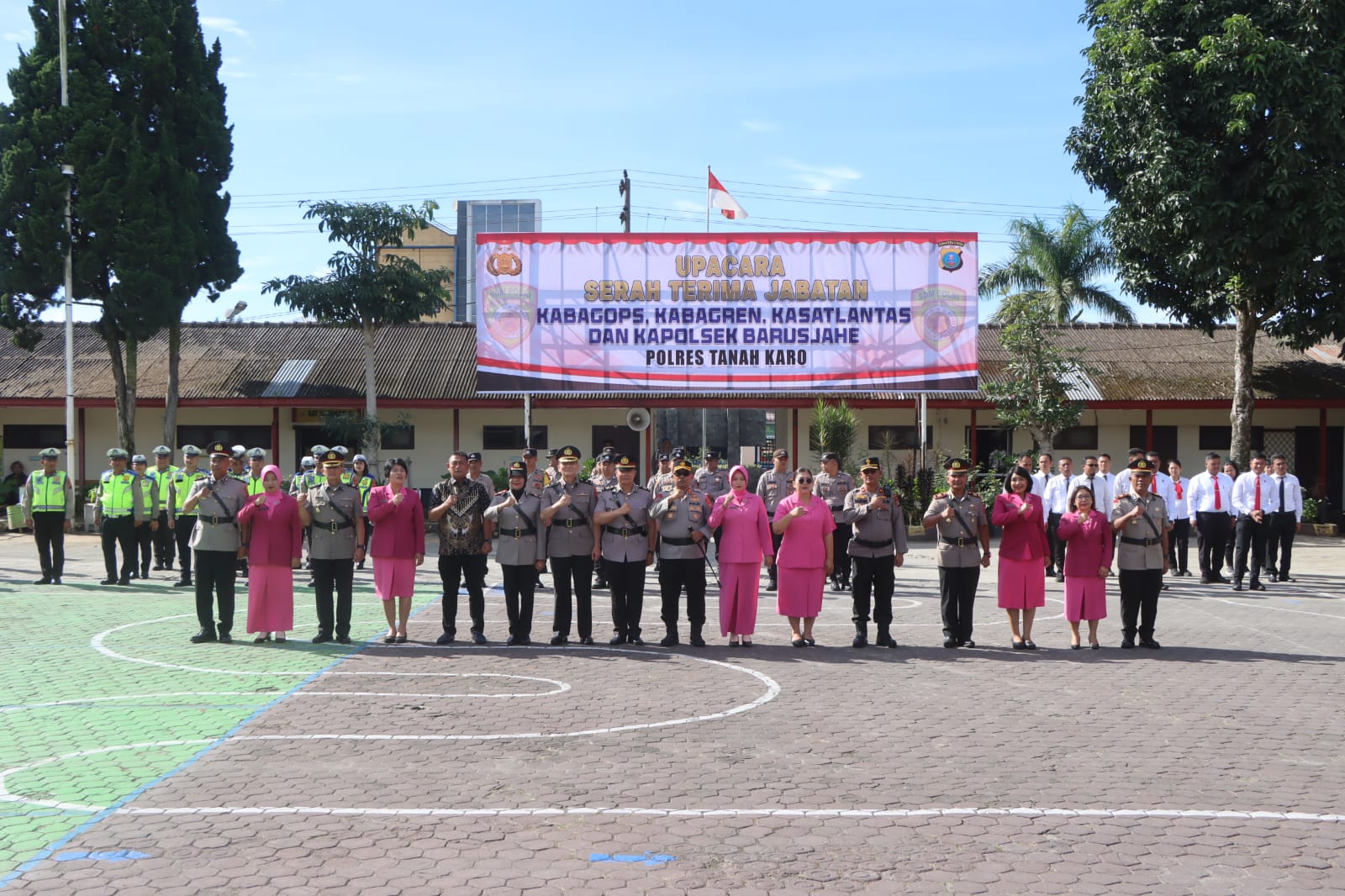 Kapolres Tanah Karo Pimpin Upacara Sertijab Kabag Ops, Kabag Ren, Kasat Lantas dan Kapolsek Barusjahe  