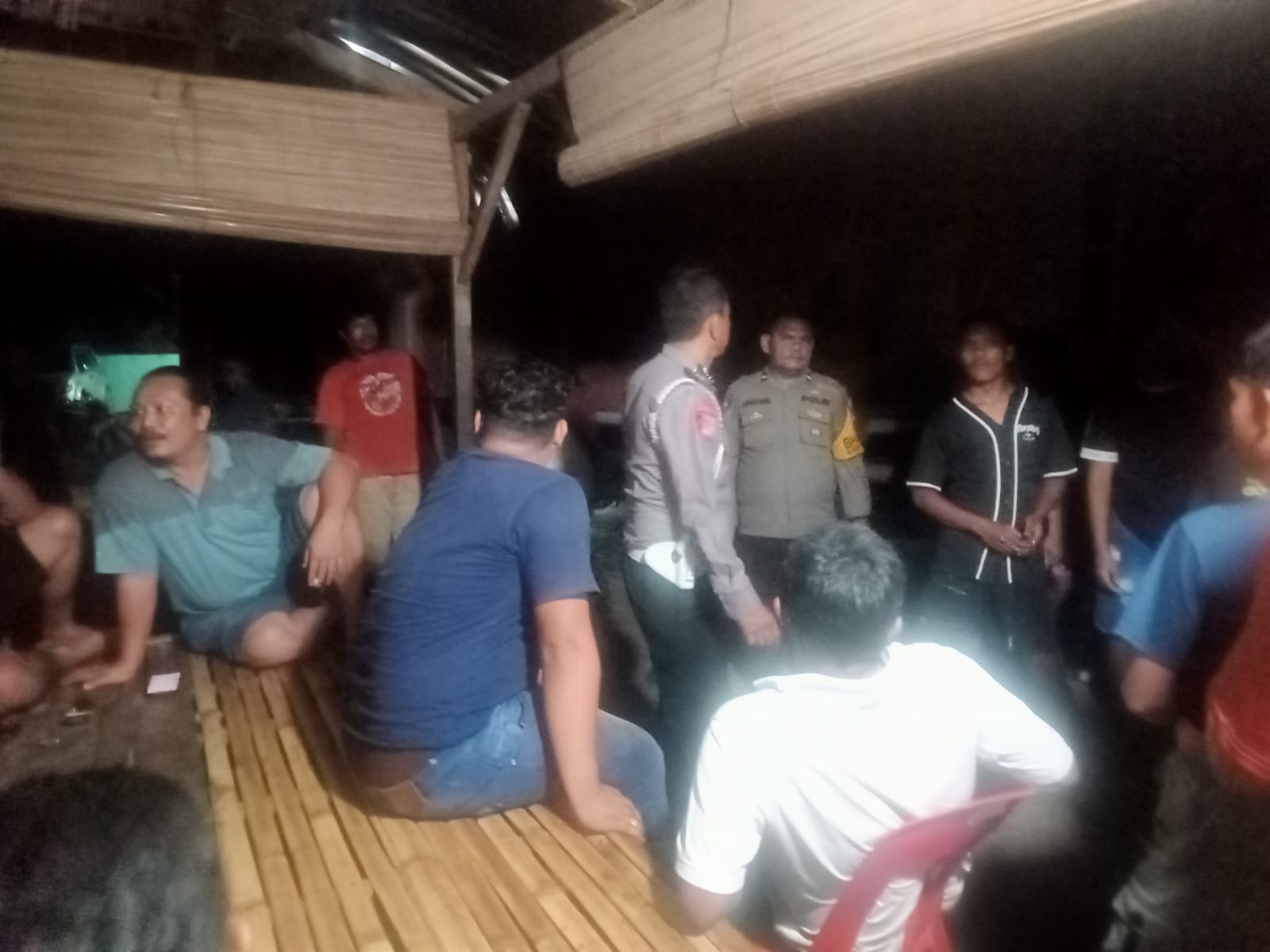 Polsek Mardingding Bersama Perangkat Desa dan Karang Taruna, Grebek Lokasi Diduga Sarang Narkoba 