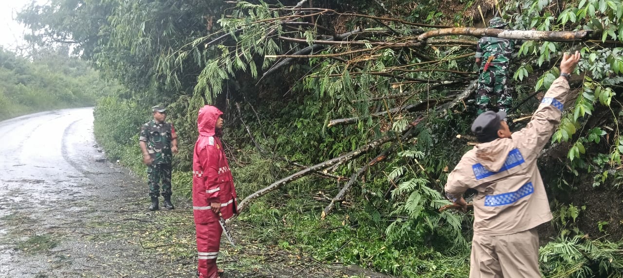 Cura Hujan Tinggi, Polres Tanah Karo Siaga Responsif Tanggap Bencana