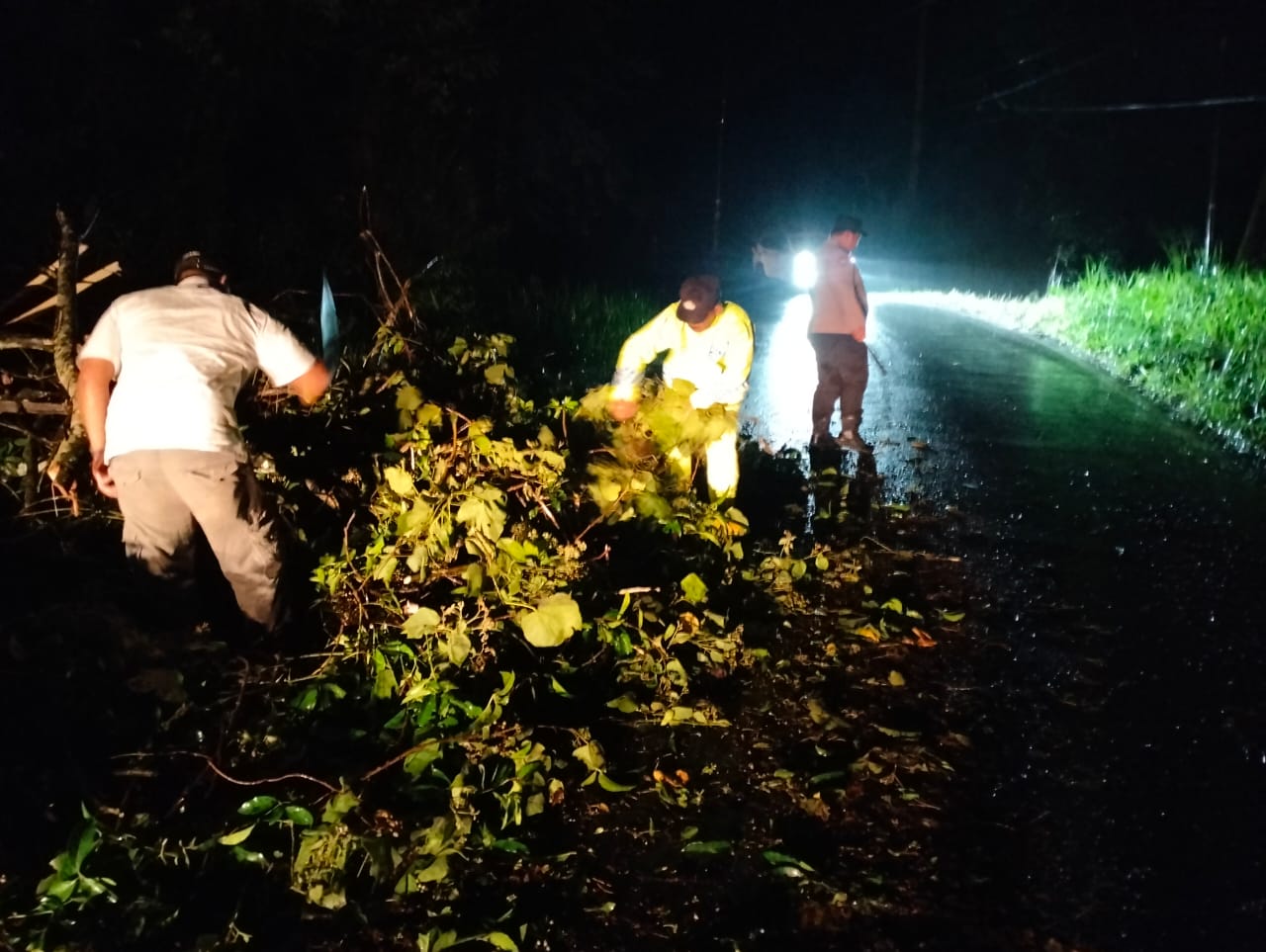 Reaksi Cepat Polres Tanah Karo Pastikan Jalur Medan–Kotacane Kembali Lancar