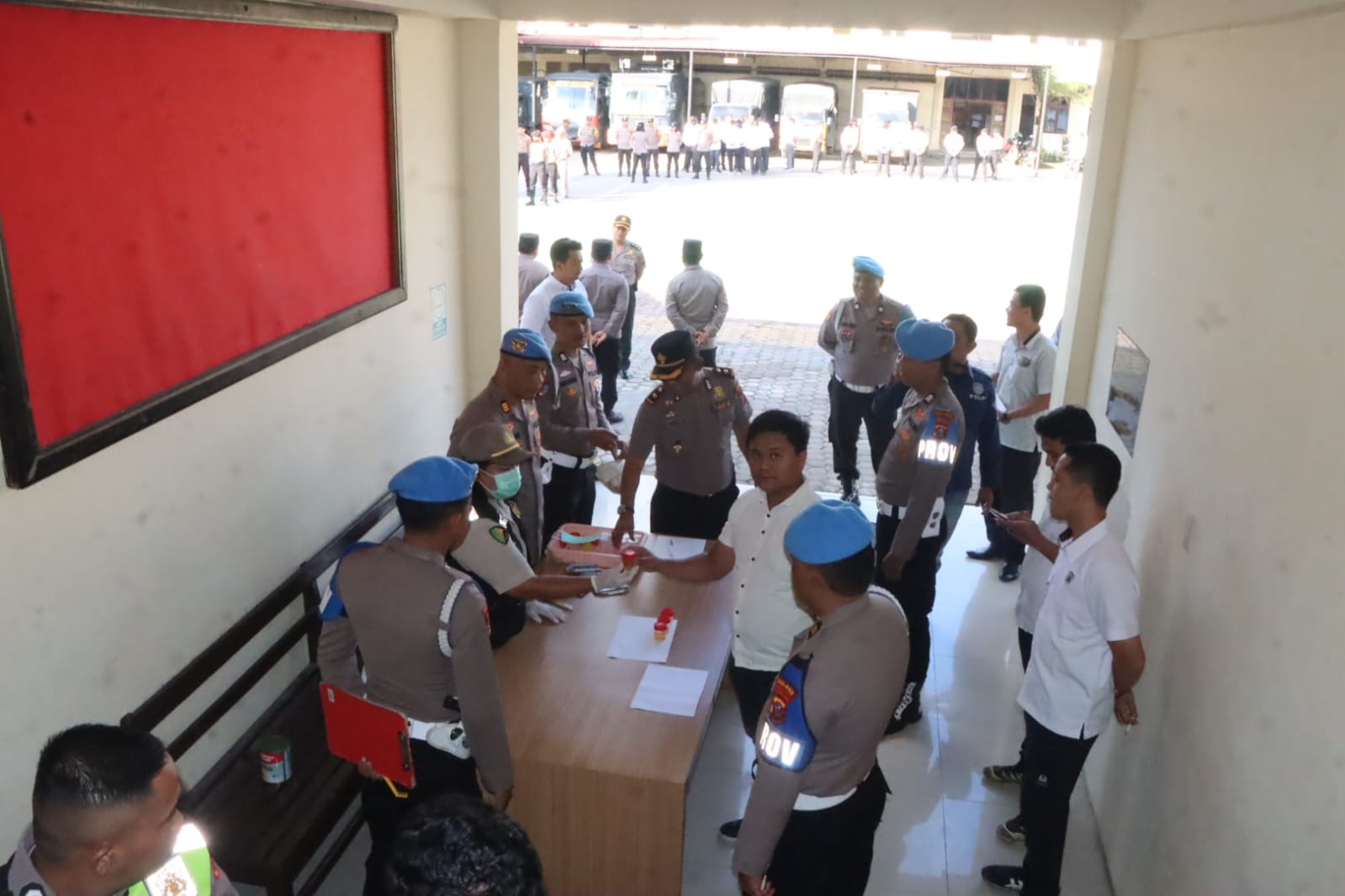 Sipropam Polres Tanah Karo Rutin Cek Urine Personel, Hasil Negatif Narkoba