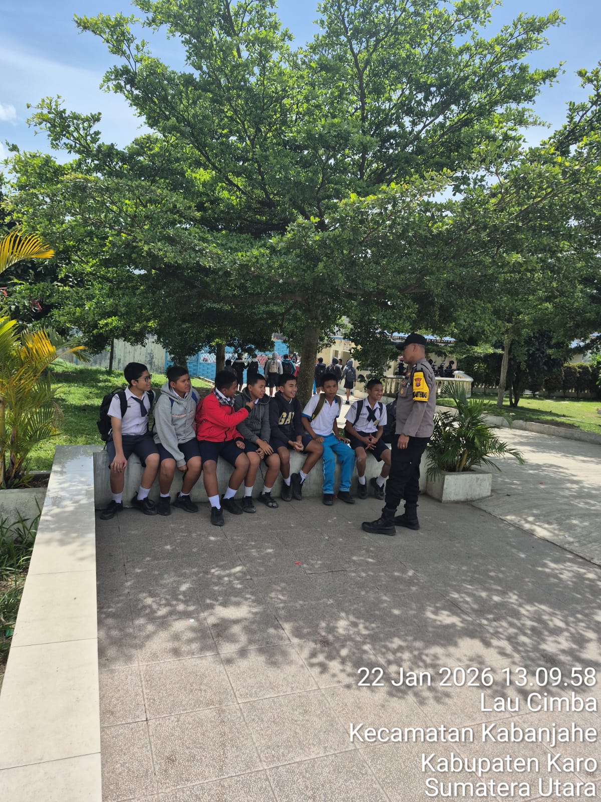 Polres Tanah Karo Gelar Sambang Desa dan Sapa Warga di Lingkungan SMP Metodis Kabanjahe