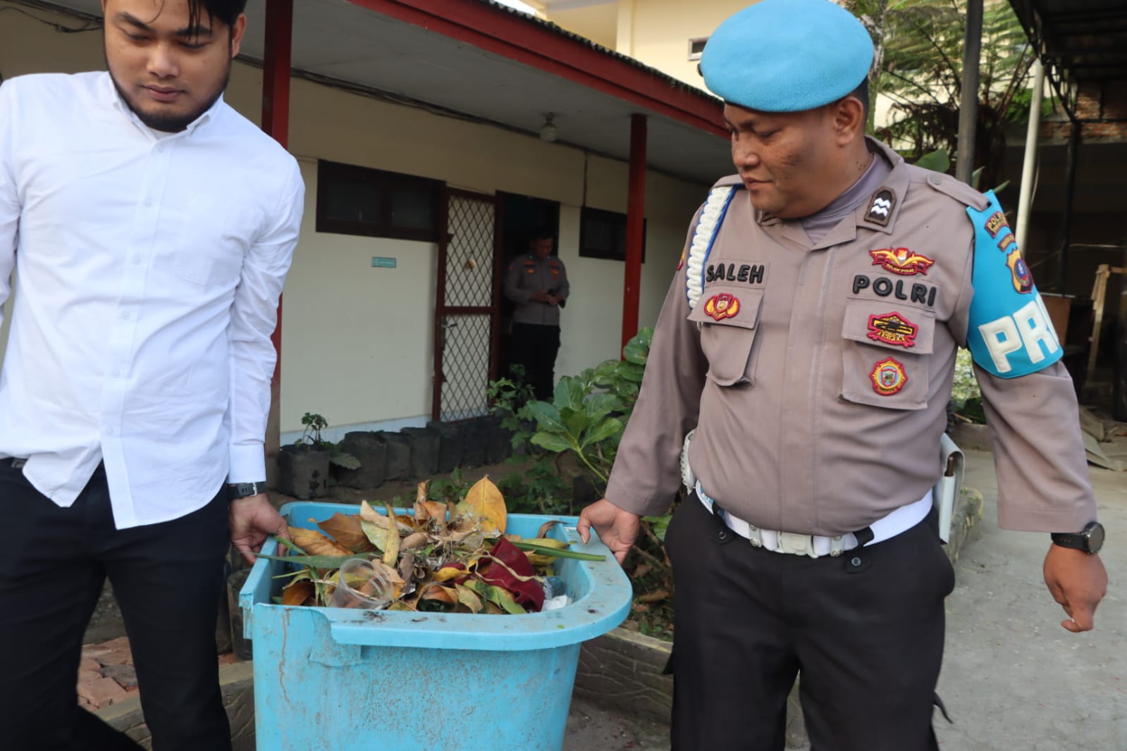 Polres Tanah Karo Laksanakan Korve Kebersihan Usai Apel Pagi