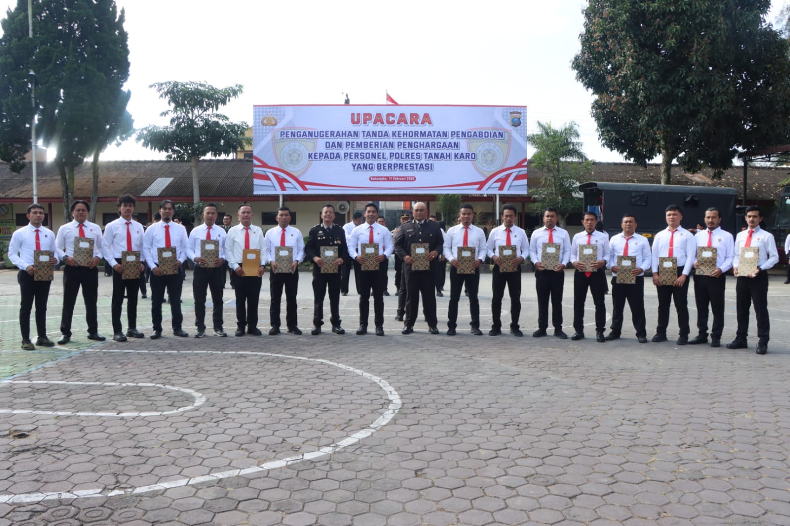 17 Personel Satreskrim Polres Tanah Karo Terima Penghargaan atas Pengungkapan 7 Kasus Pembunuhan
