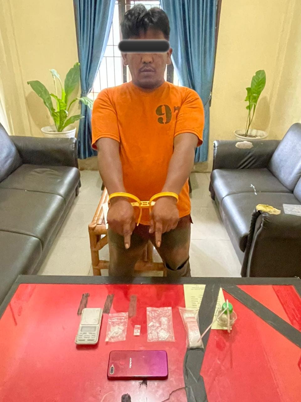 Satresnarkoba Polres Tanah Karo Gerebek Rumah di Gurusinga, Sita 4,3 Gram Sabu