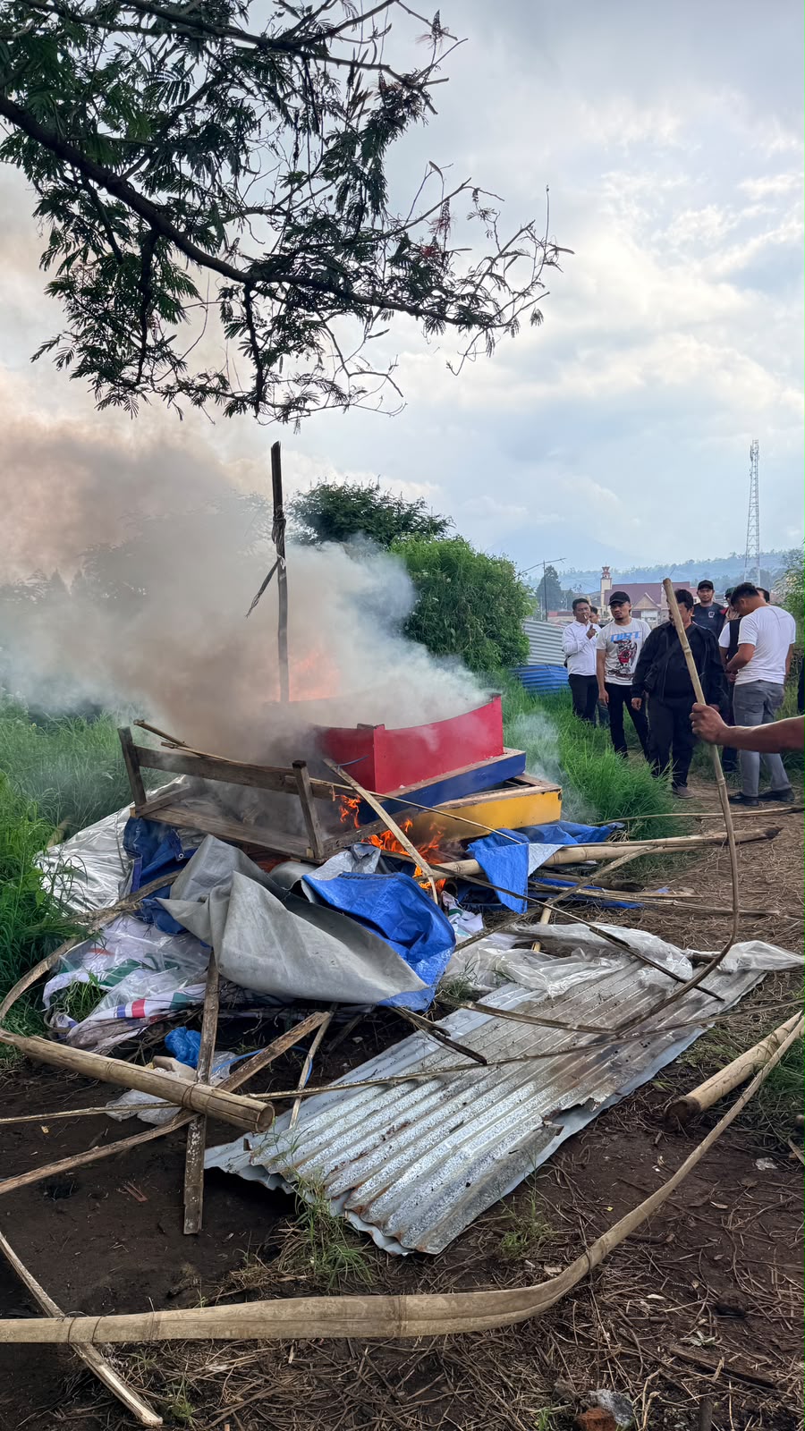 Barak Diduga Tempat Konsumsi Sabu Yang Viral di Medsos Digerebek, Satresnarkoba Polres Karo Bakar Lokasi