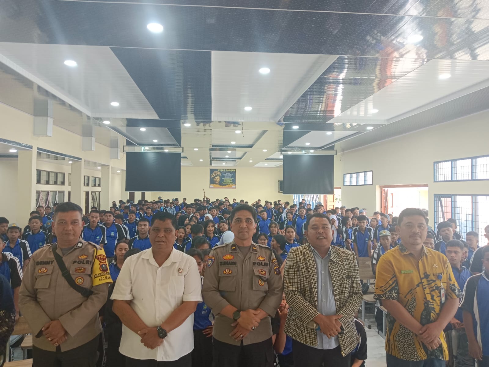 Polsek Berastagi Sosialisasikan Bahaya Judi Online dan Narkoba kepada Siswa Baru SMK Negeri 1 Merdeka